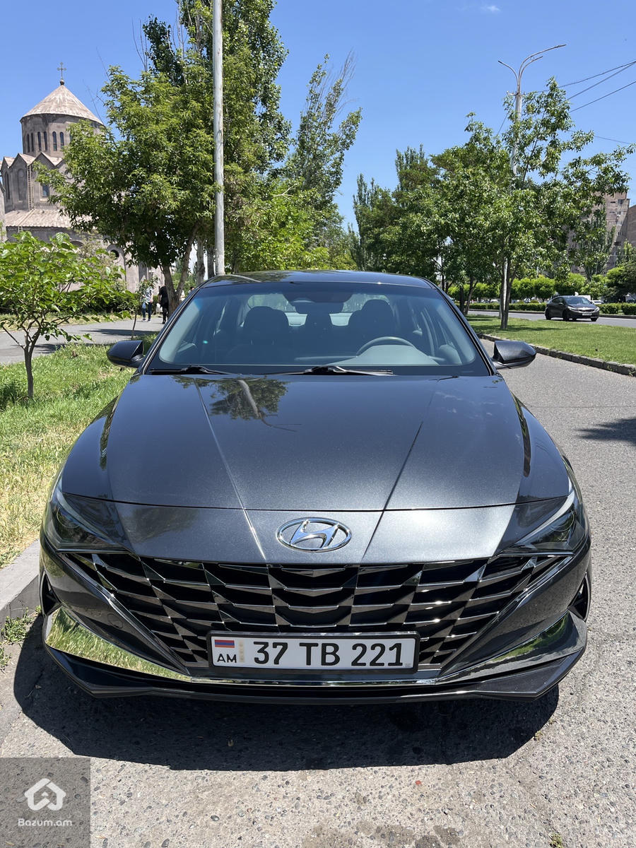 Hyundai Elantra 2022 SEL - image 2