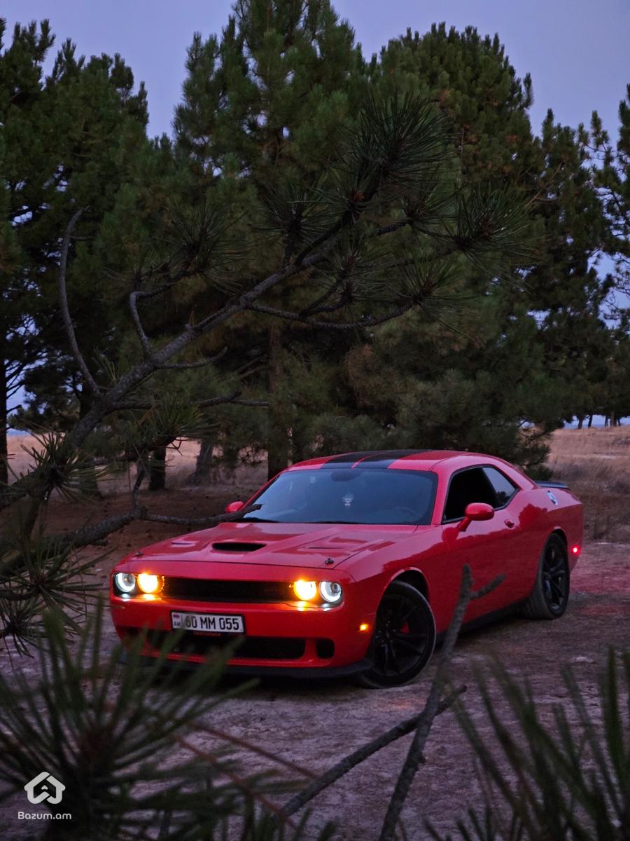 Dodge Challenger  - image 8