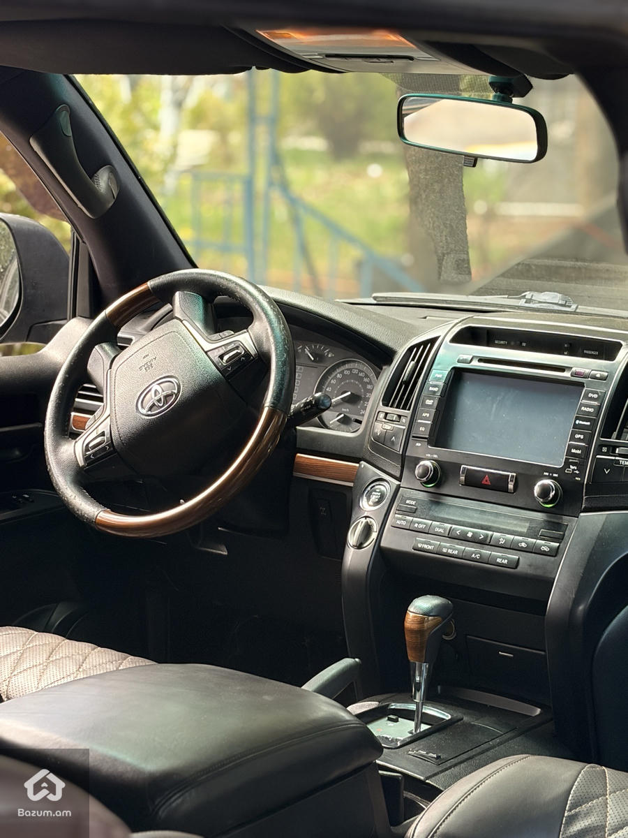 Toyota - image 3
