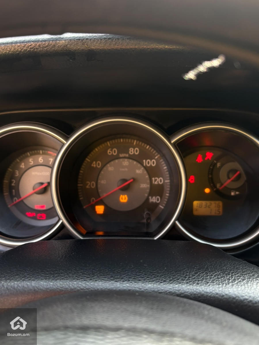 Nissan Versa - image 13
