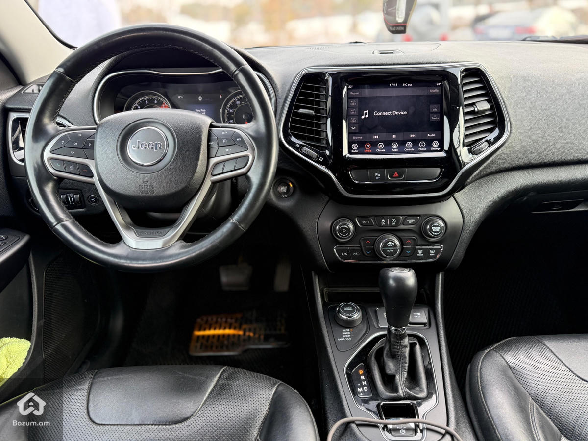 Jeep Cherokee Limited 3.2 - image 7