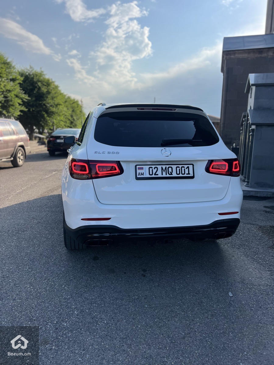 Mercedes GLC 300 - image 6