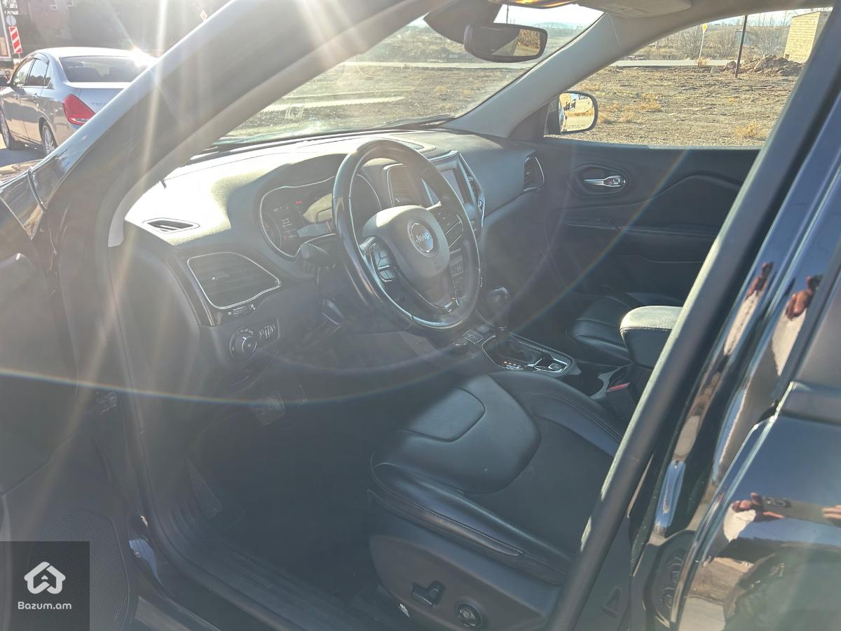 Jeep Cherokee Altitude Edition - image 22