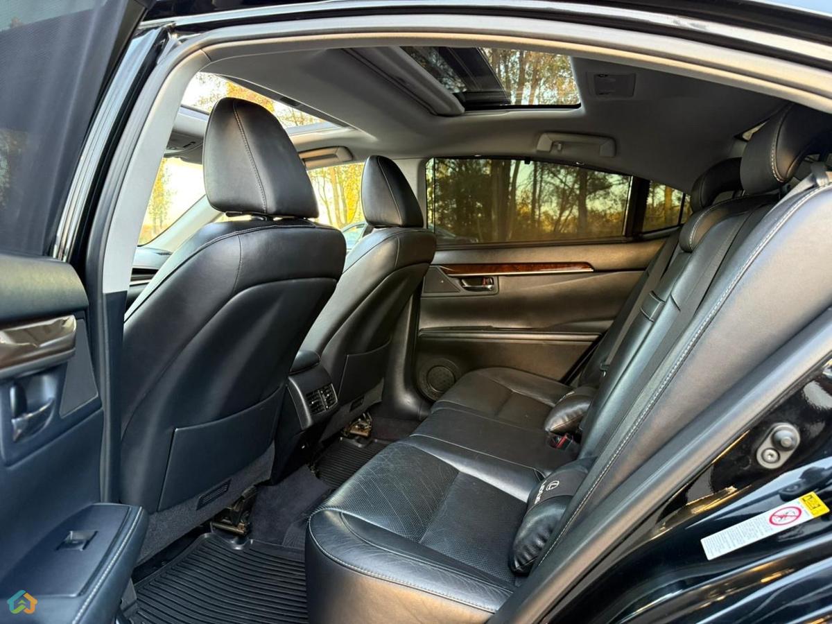 Lexus Es350 - image 8