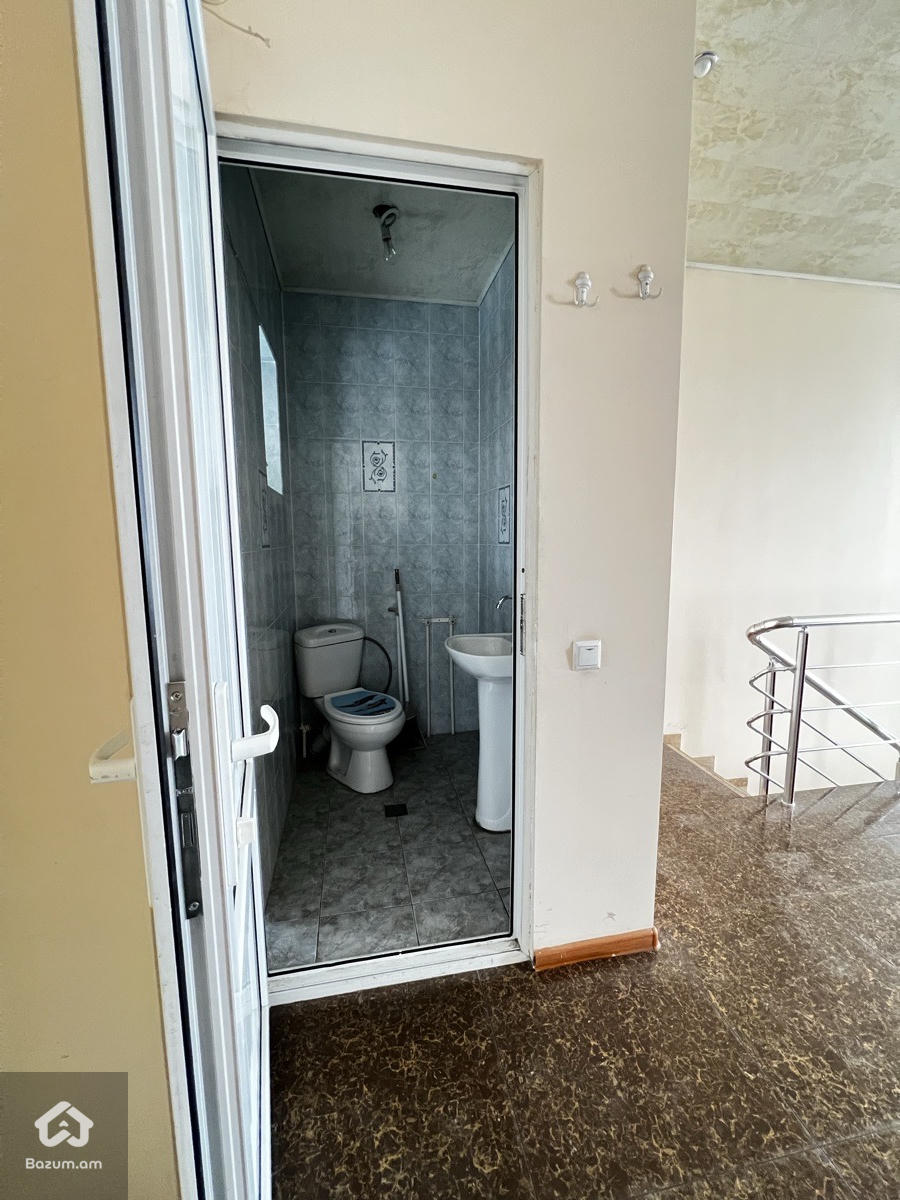 Կոմերցիոն շենք Աշտարակում - image 11
