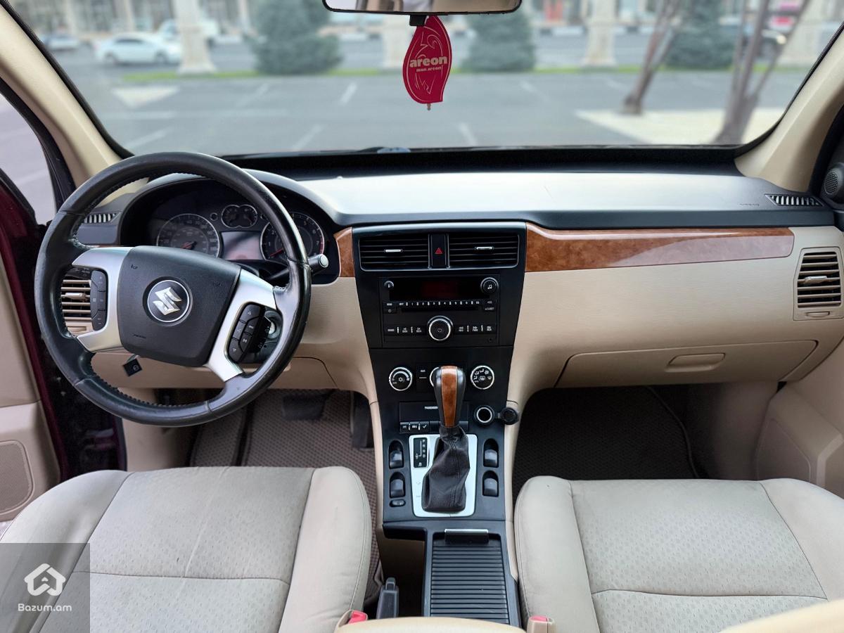 Suzuki XL7 - image 9