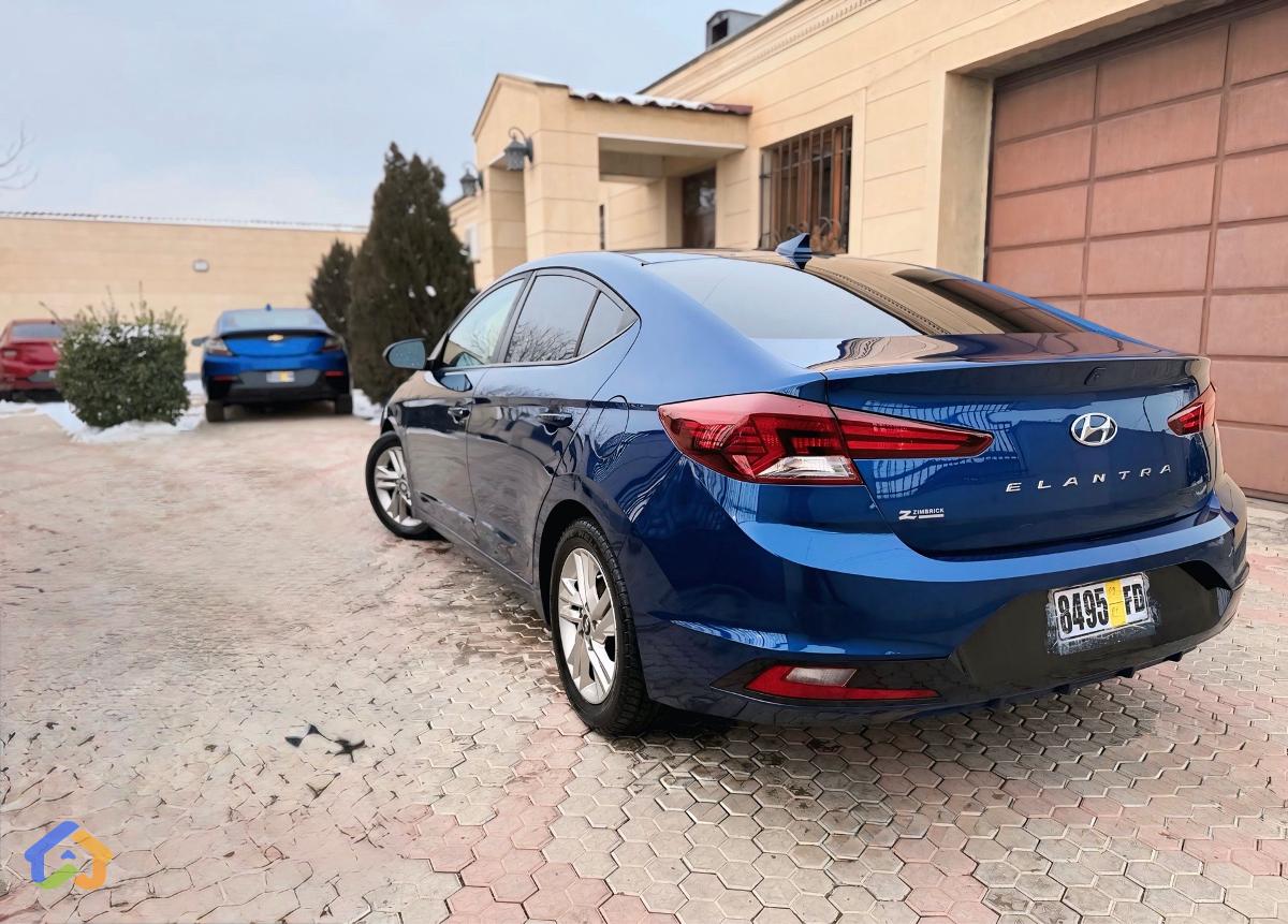 Hyundai Elantra Sel 2020 - image 4
