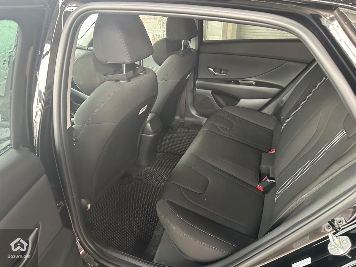 Hyundai Elantra - image 16