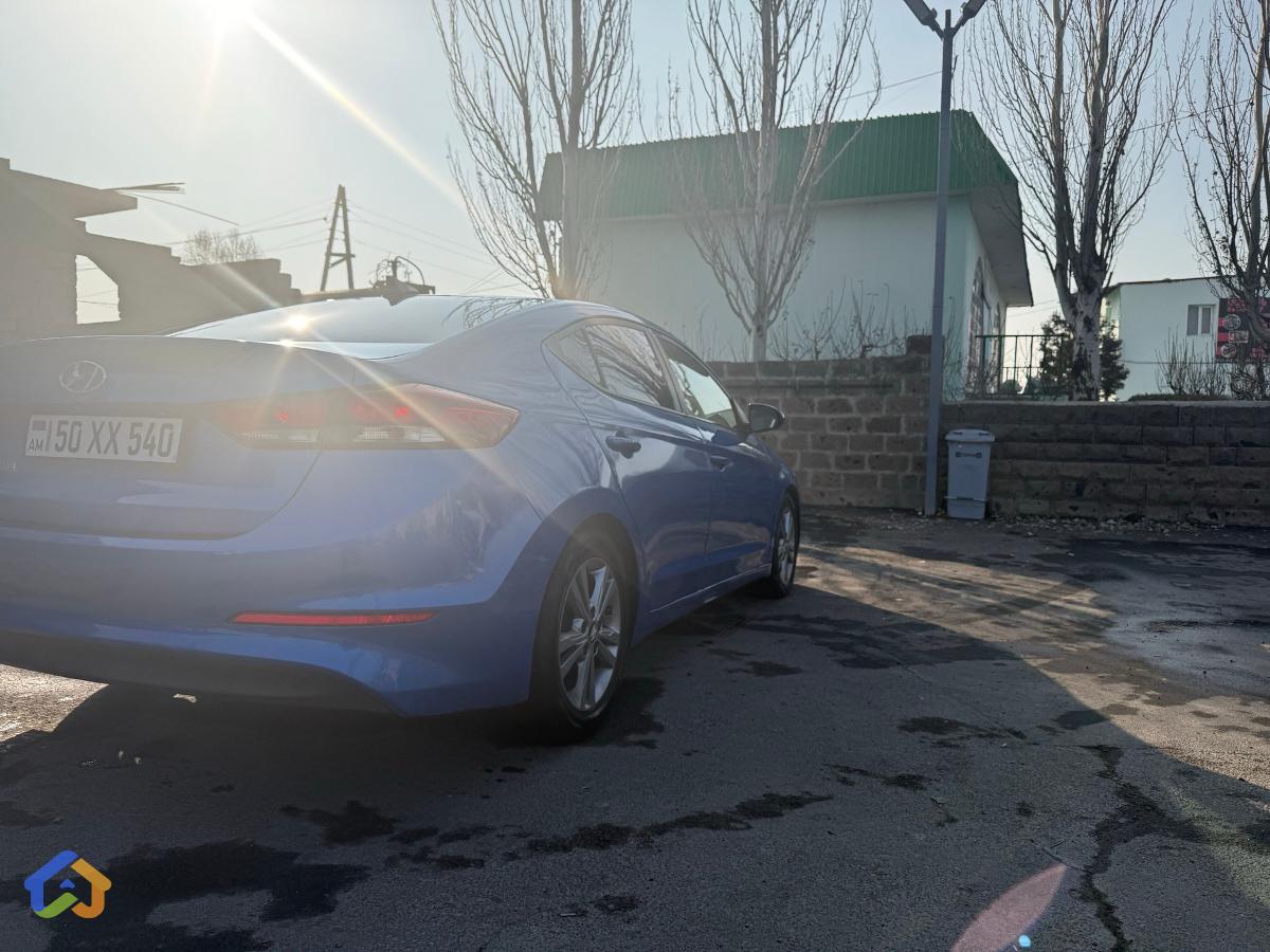 Hyundai Elantra - image 6