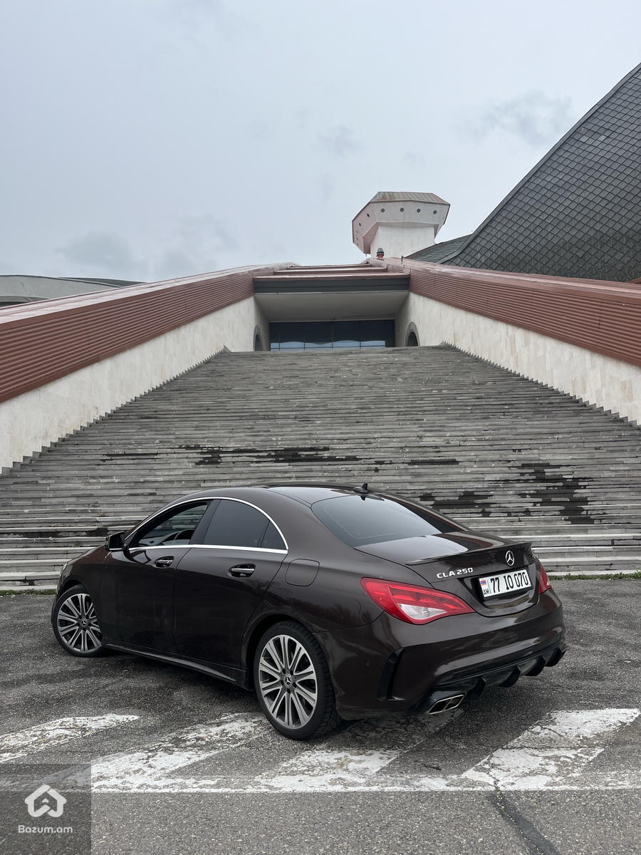 Mercedes CLA 250 AMG line  - image 4