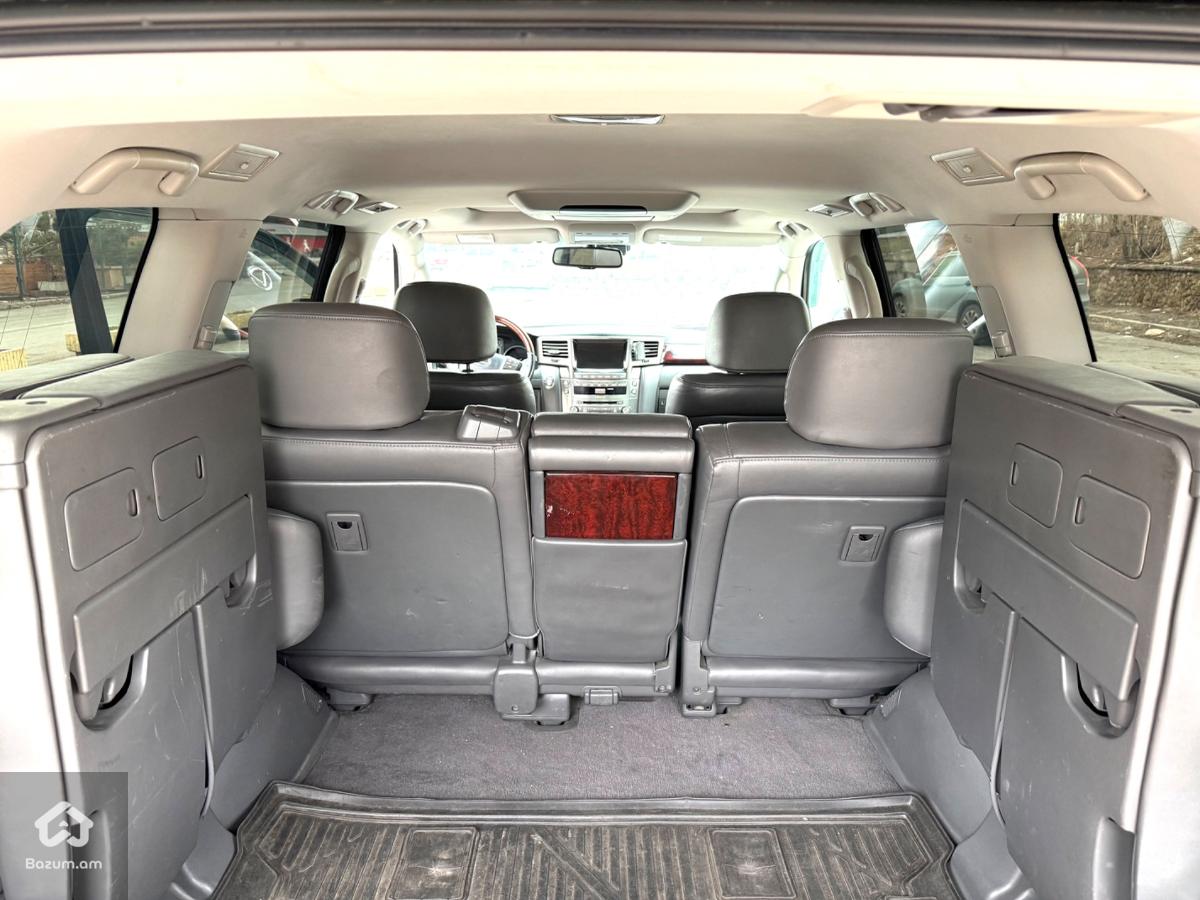 Lexus LX 570 - image 12