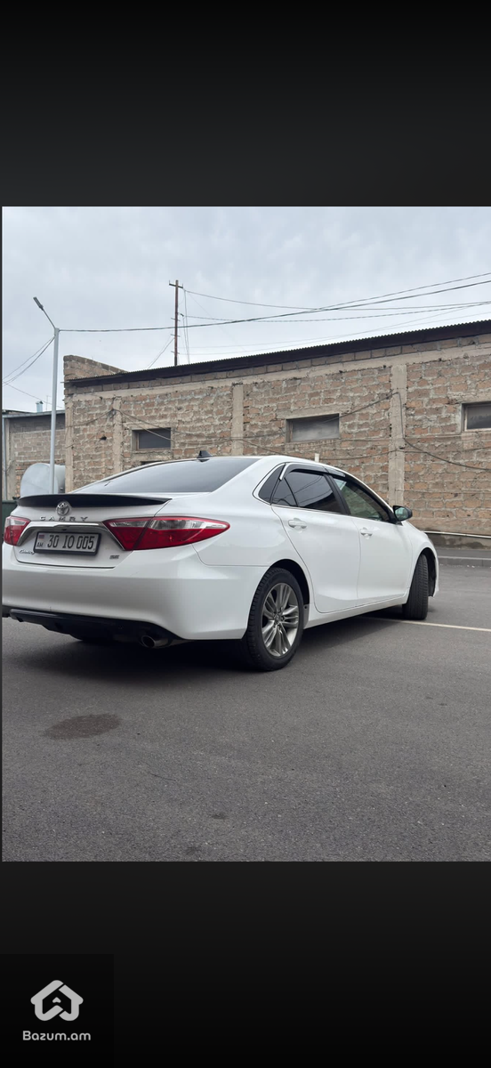 Toyota Camry - image 5