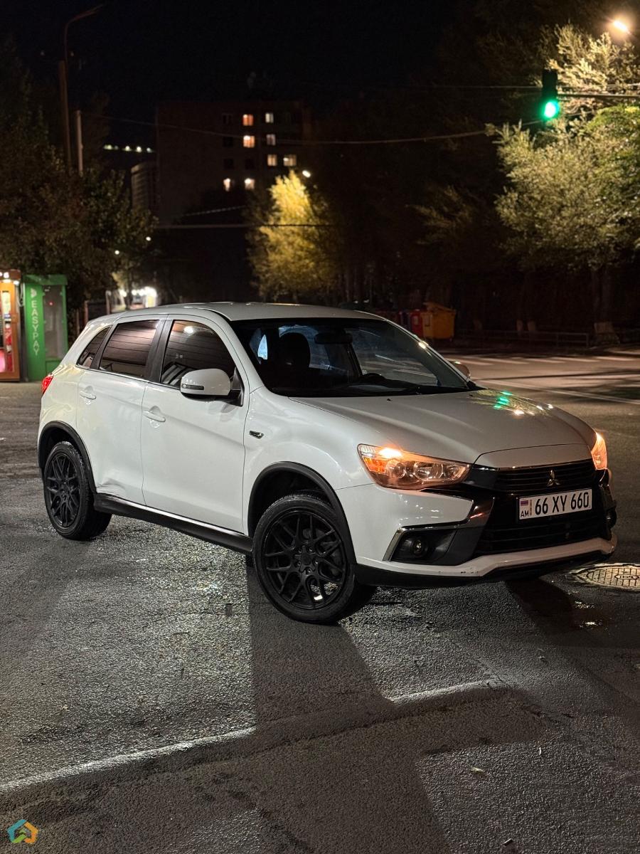 Mitsubishi Outlander Sport - image 2