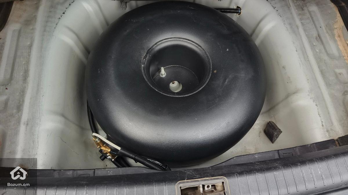 Hyundai Sonata NF - image 8