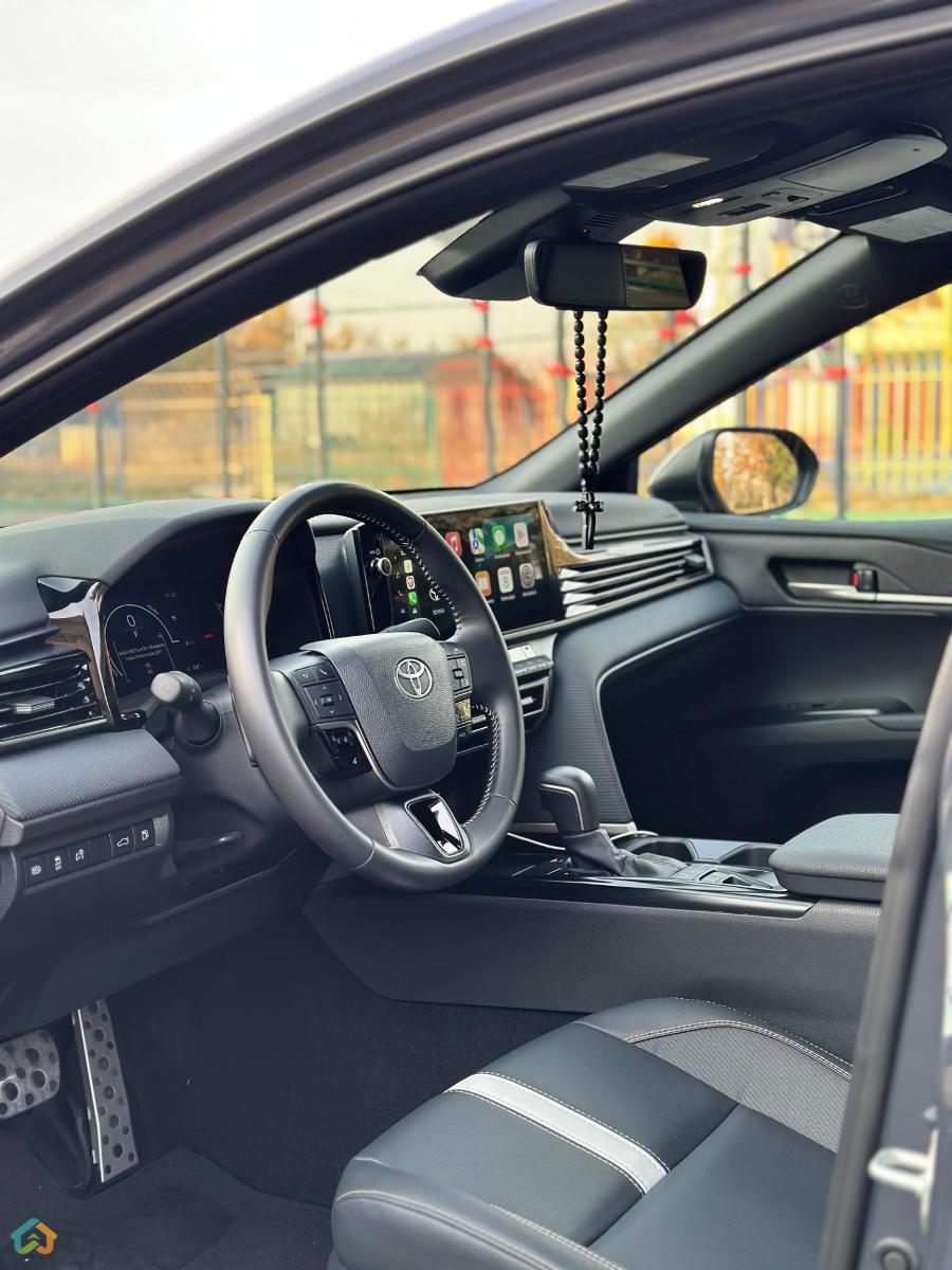 Camry - image 6