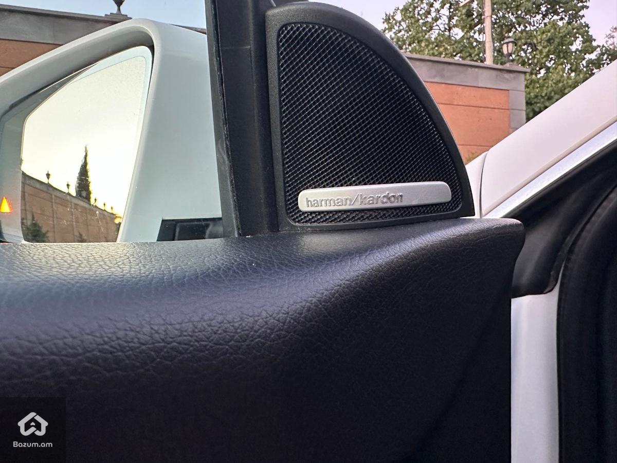 Mercedes-Benz CLA250 - image 8