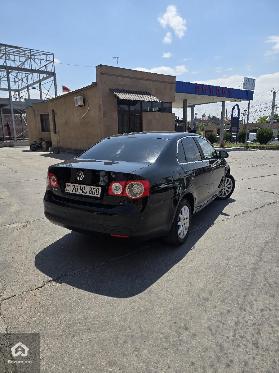 Volkswagen Jetta - image 7