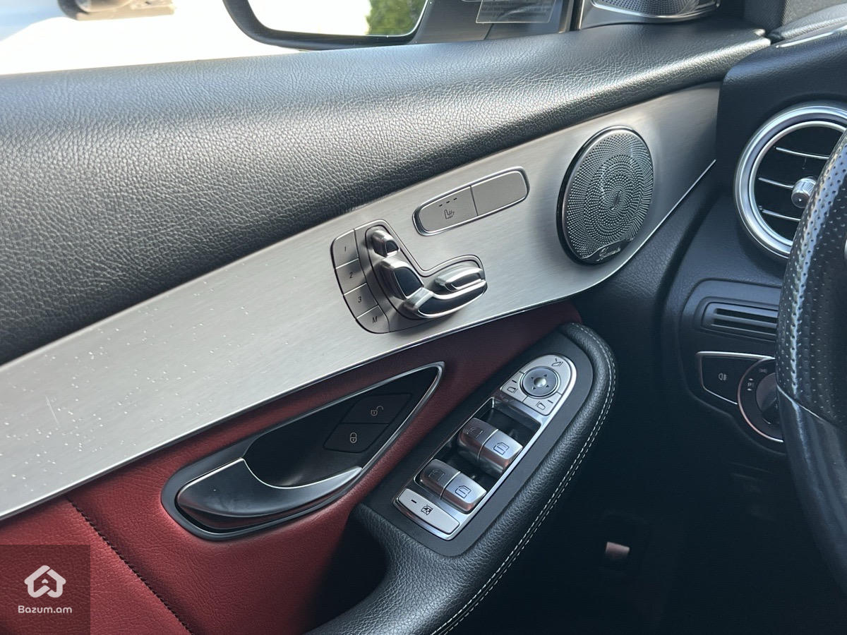 Mercedes GLC 300 - image 17