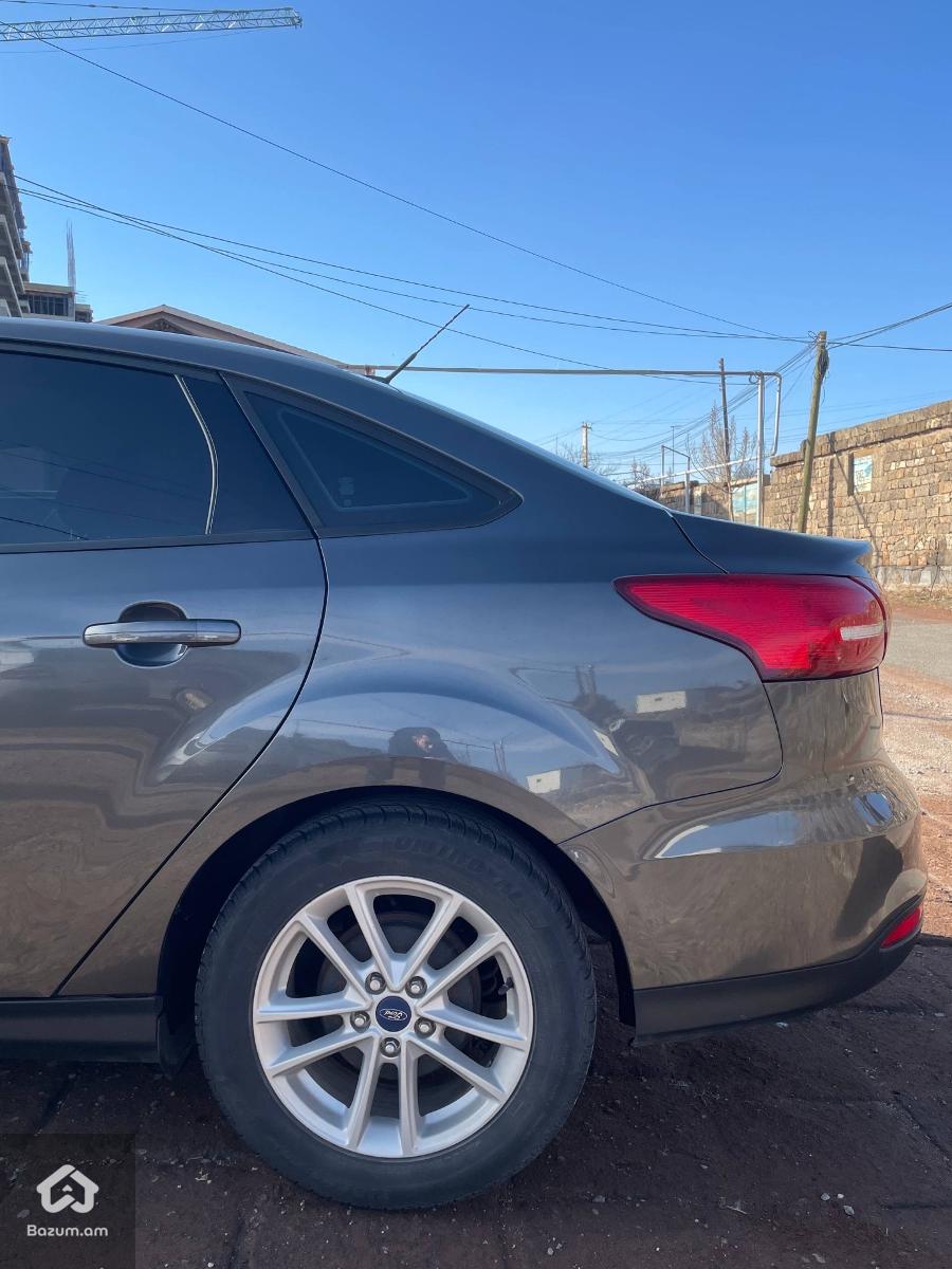 Ford Focus 2018 SE  2.0 - image 6