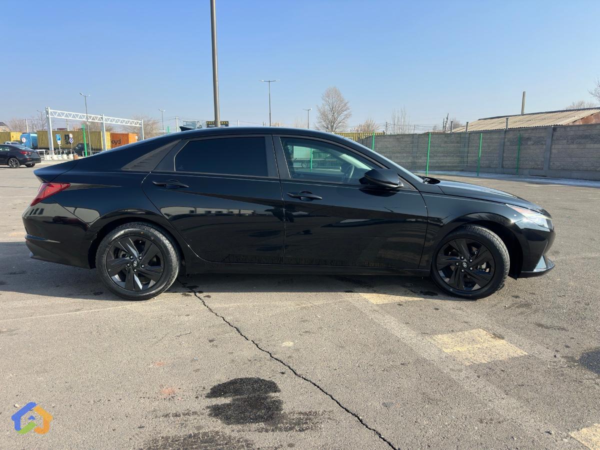 Hyundai Elantra CN7 - image 7