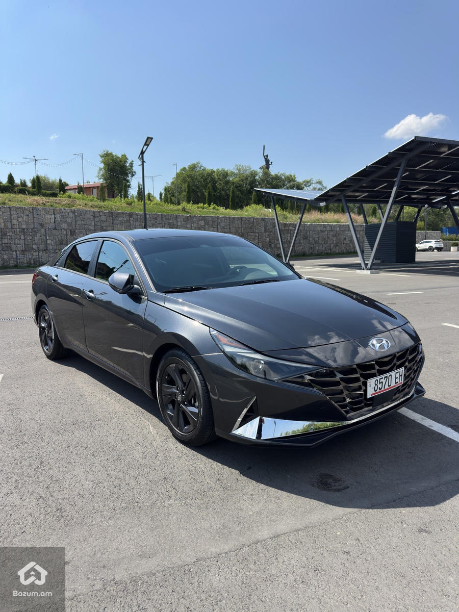 Hyundai Elantra CN7 - image 2