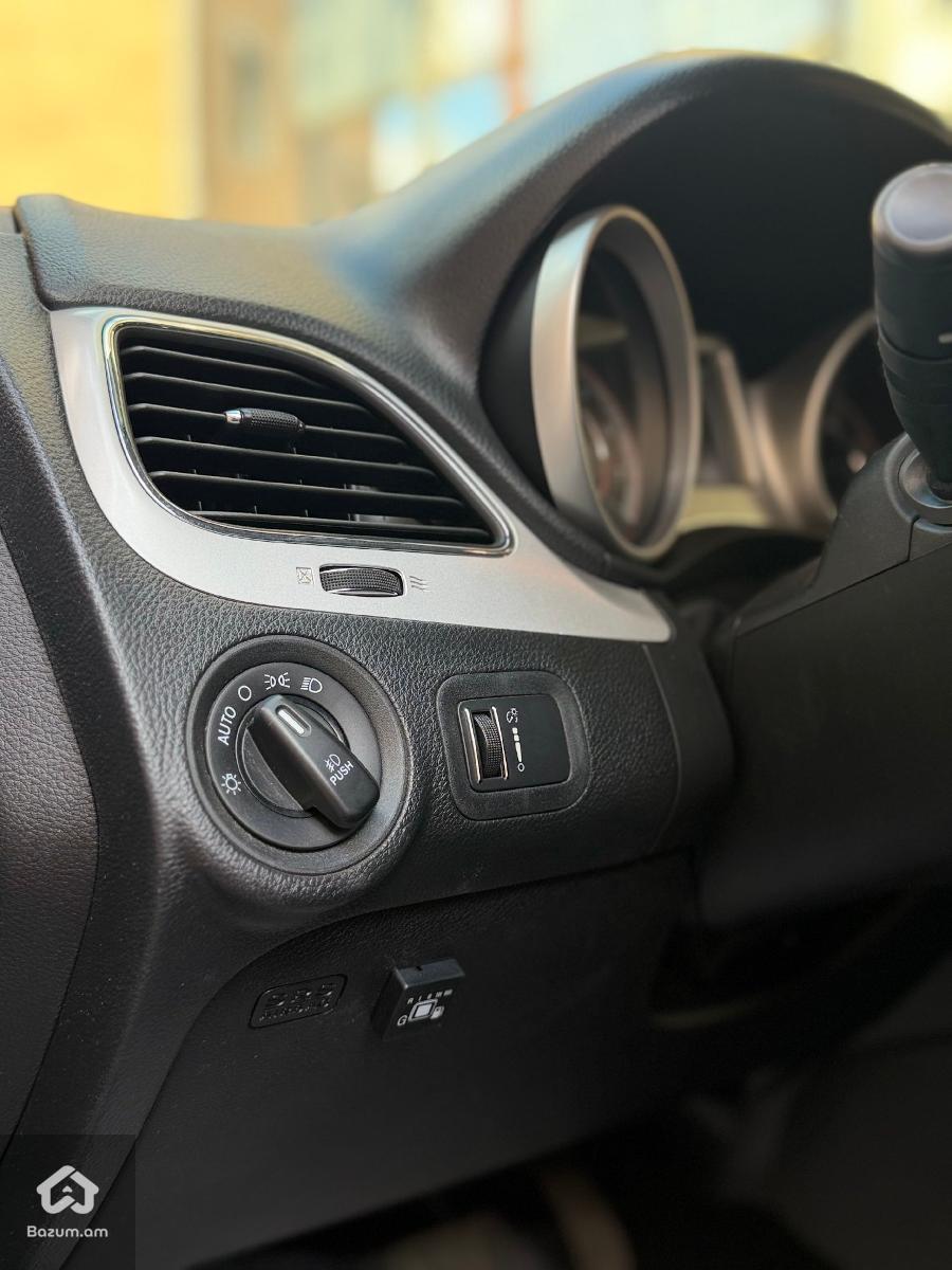 Dodge Journey - image 6