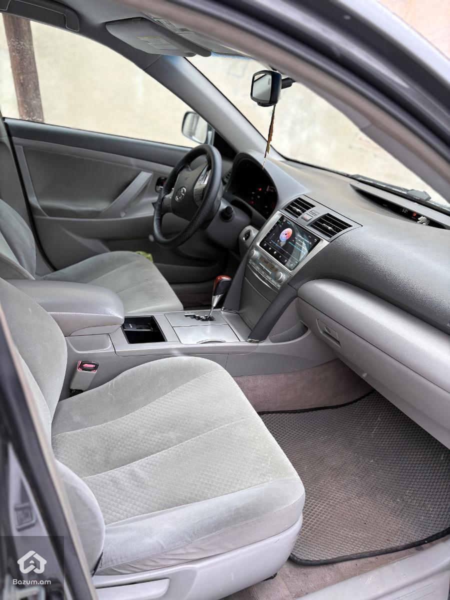 Camry Hybrid - image 7