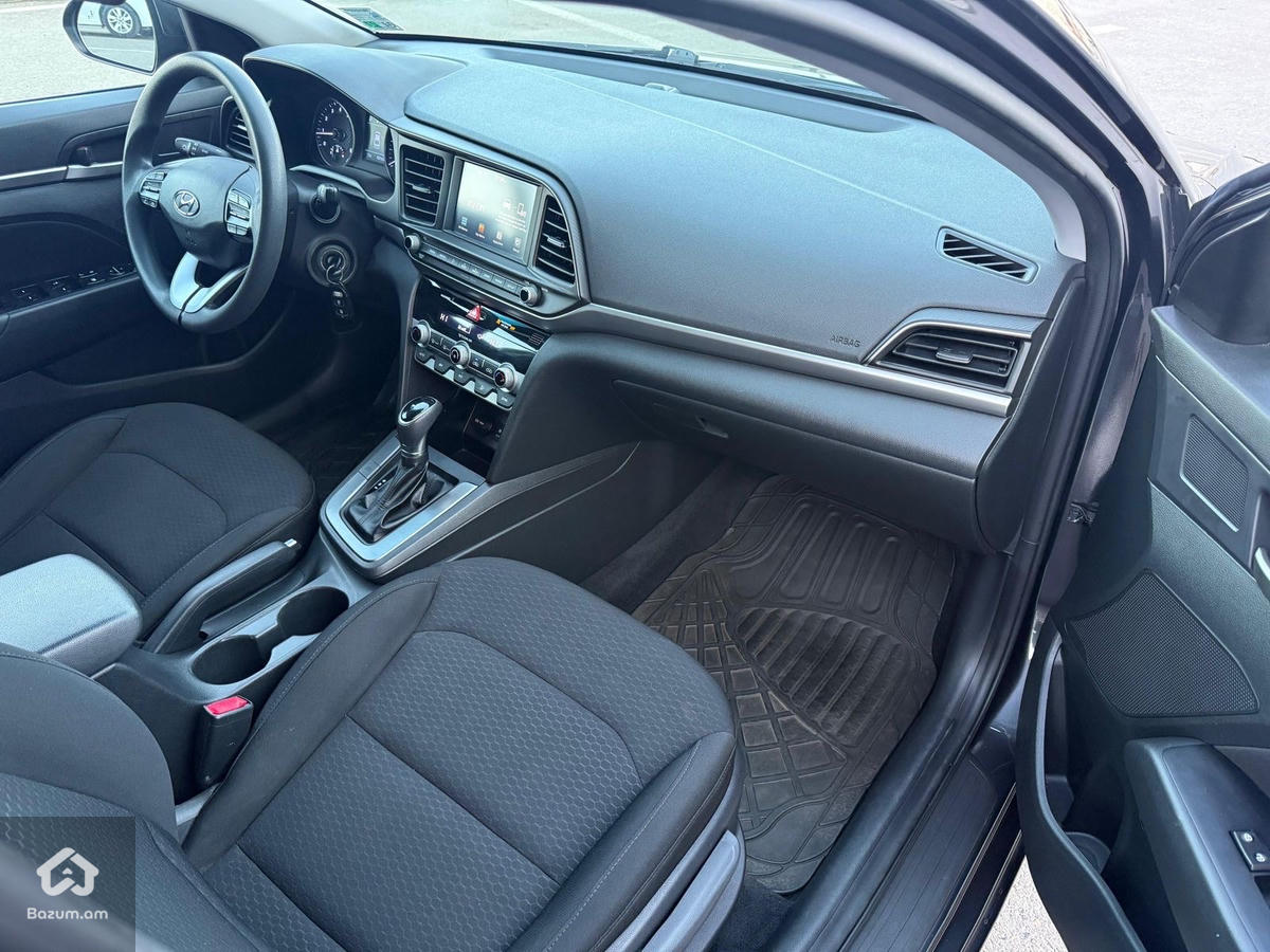 Hyundai Elantra - image 21