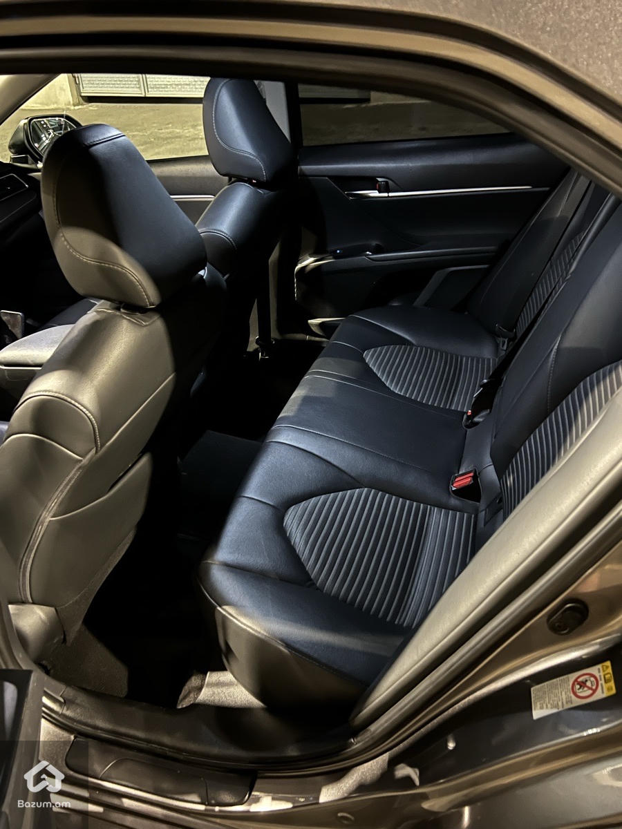 Toyota Camry 2018 - image 10