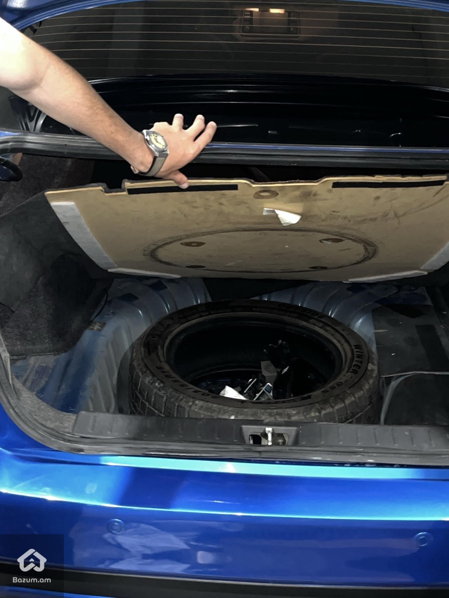 Nissan Versa - image 13