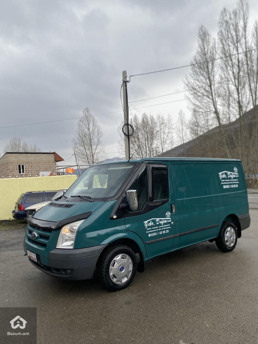 Ford Transit - image 8