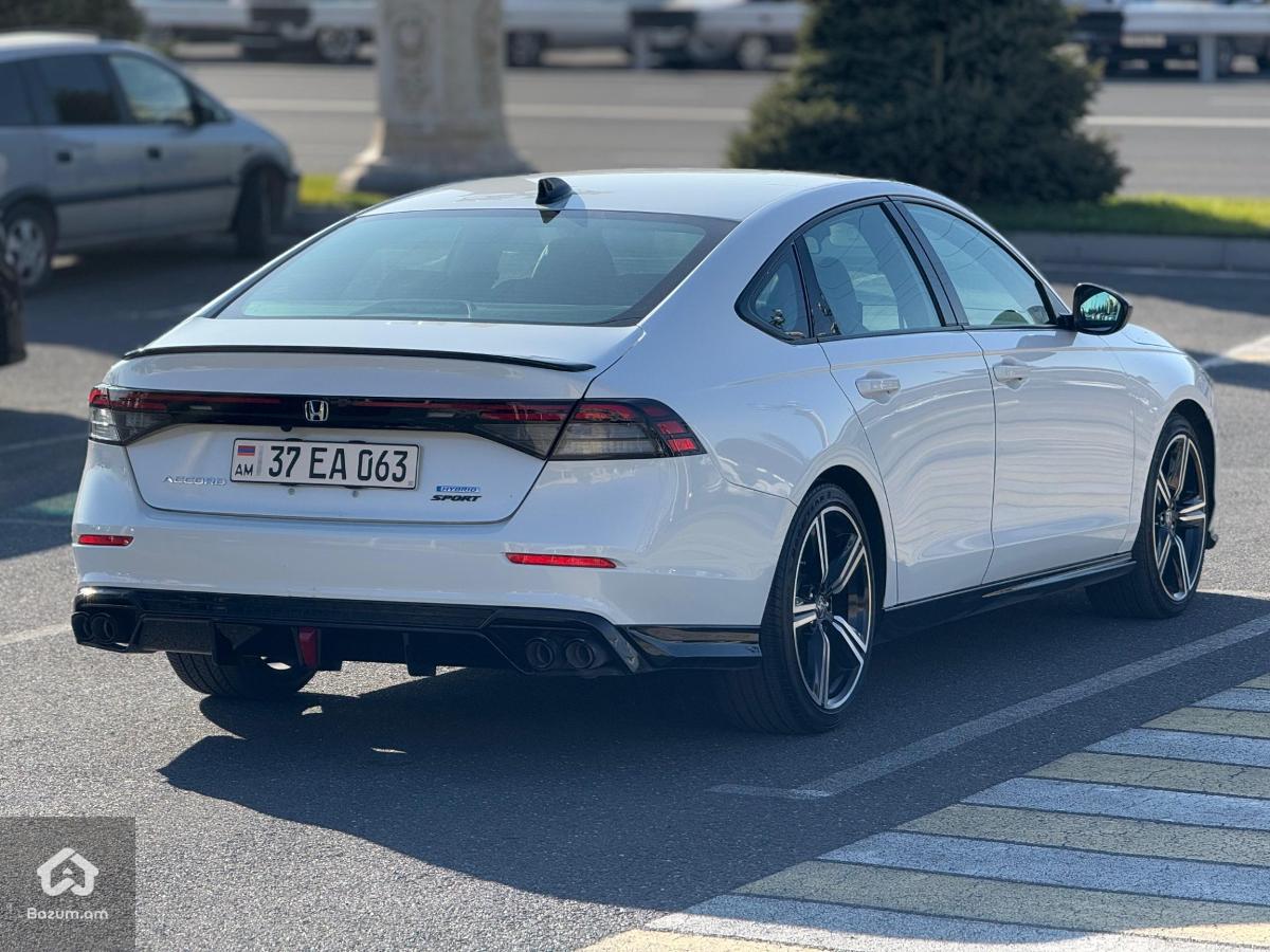 Honda Accord Hybrid  - image 3