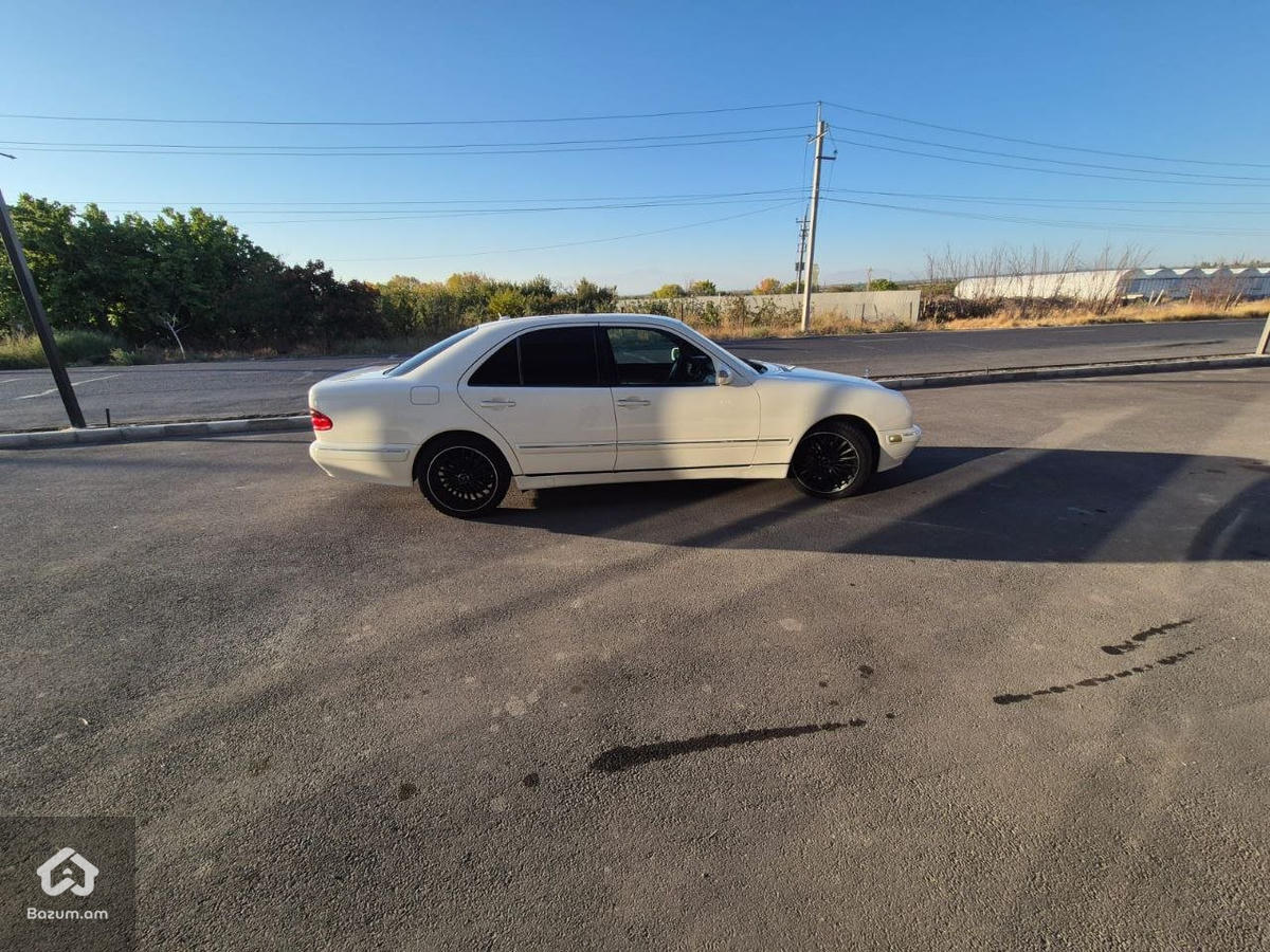 Mercedes-Benz W210/E320 - image 7