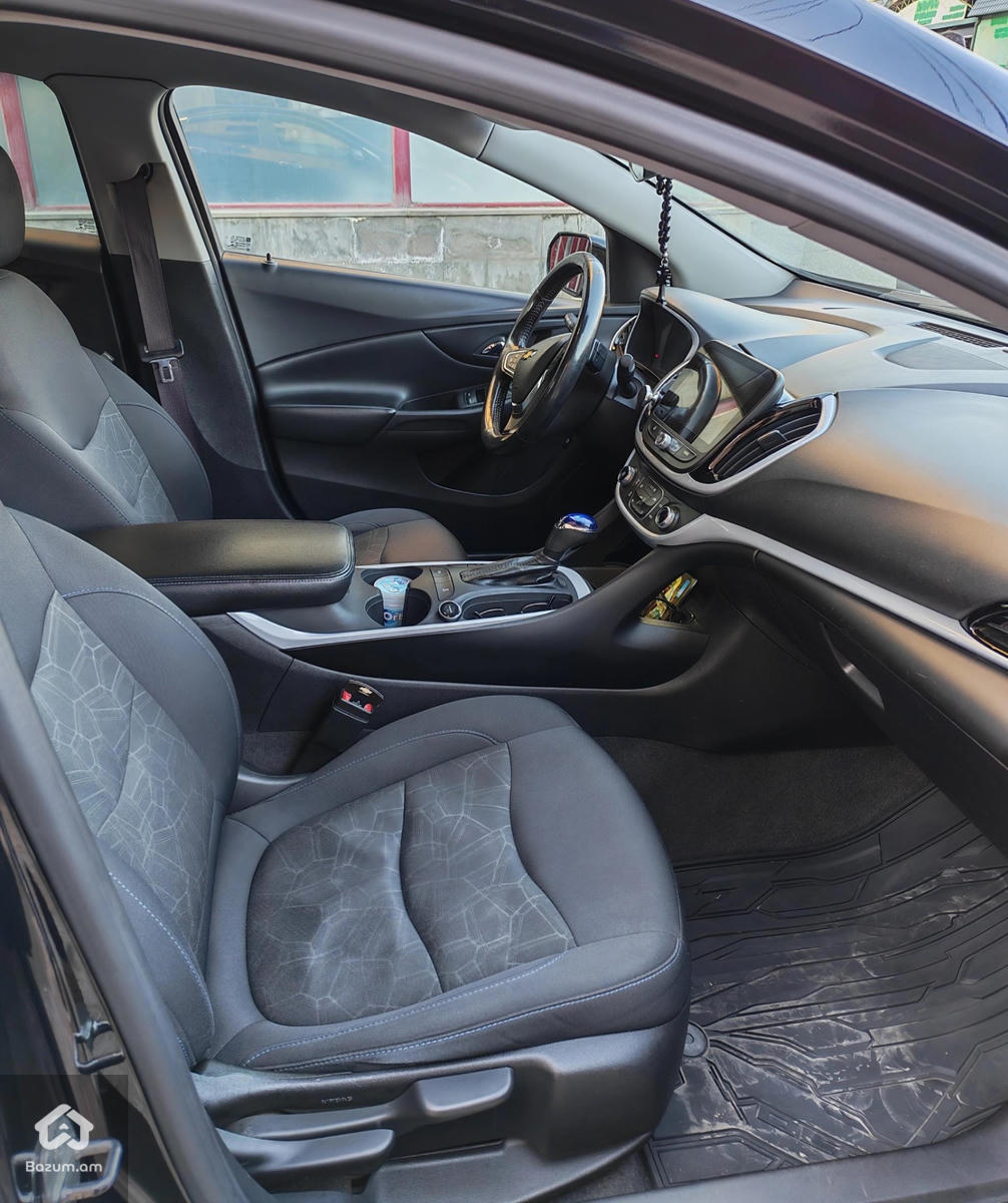 Chevrolet Volt 2 LT - image 10