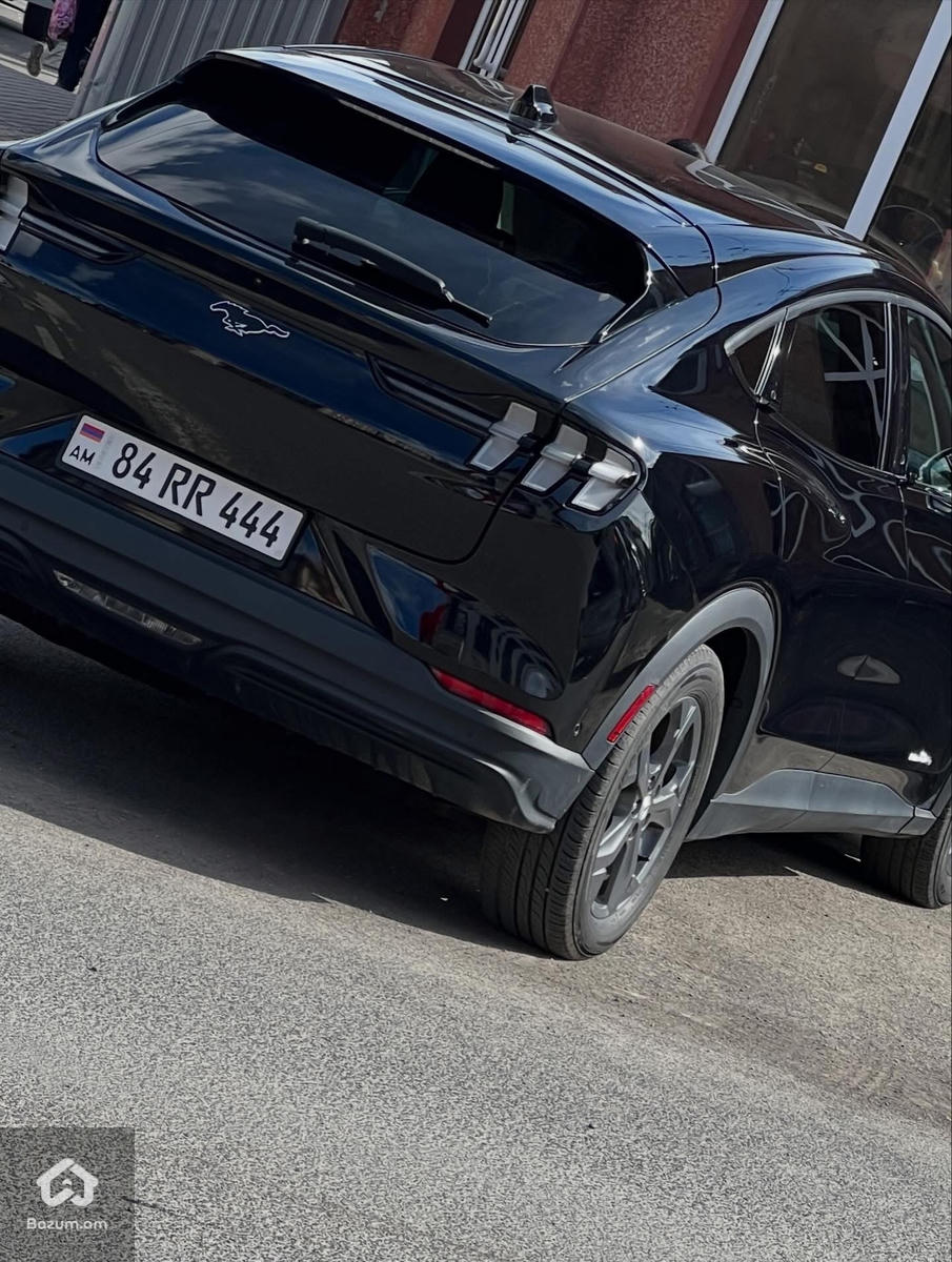 Ford mustang - image 6