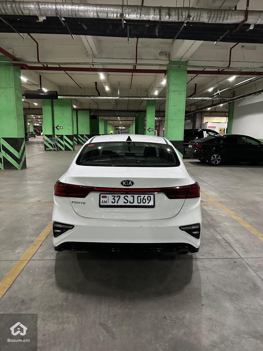 Kia Forte - image 3