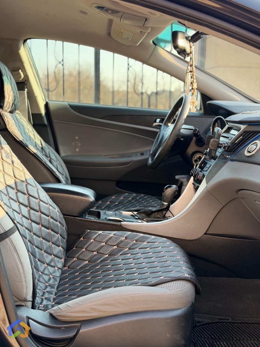 Hyundai Sonata Se - image 8