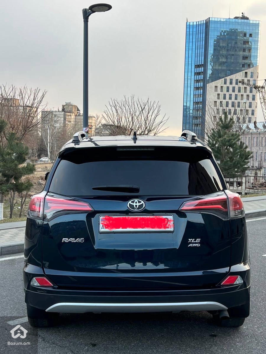 Toyota RAV 4 2017 - image 3