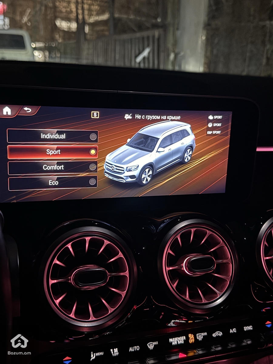 Mercedes Benz GLB250 - image 9