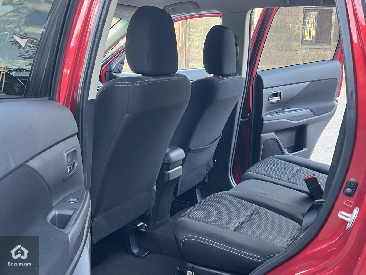 Mitsubishi Outlander 2018 - image 10