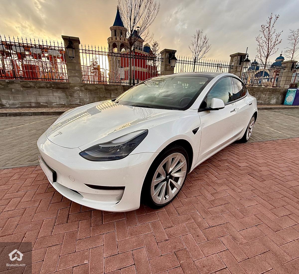 Tesla Model 3 - image 1
