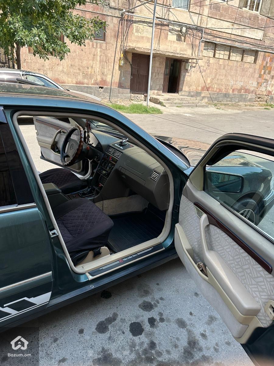 Mersedes Benz  - image 11