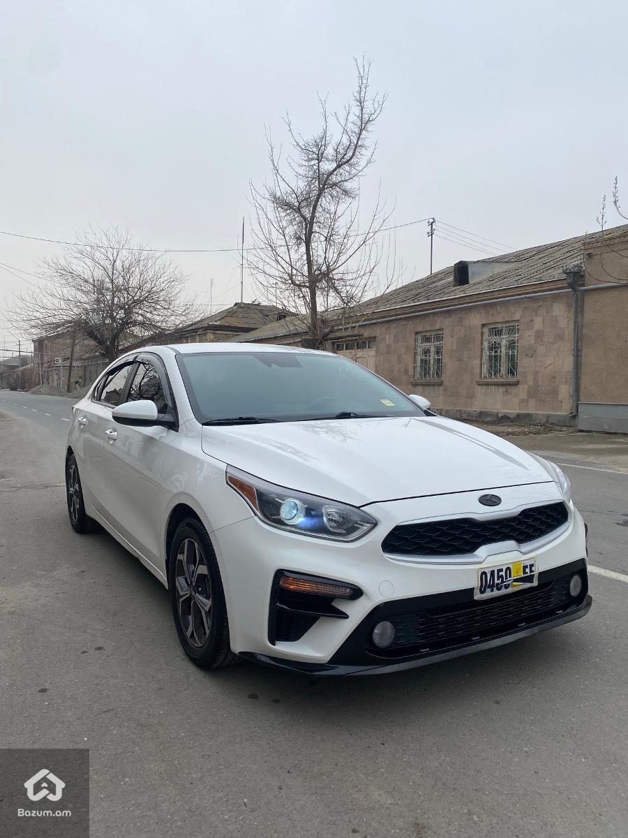 Kia Forte LXS - image 2