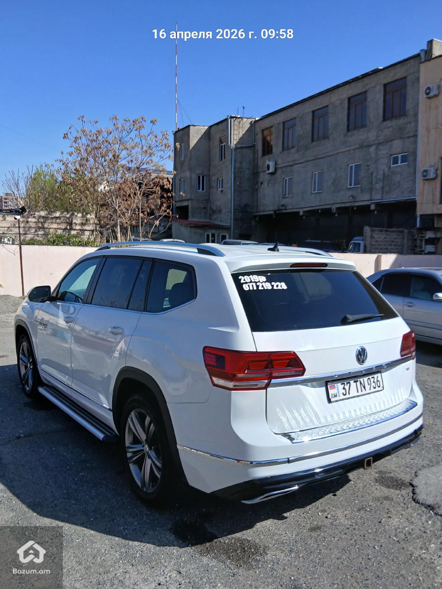Volkswagen Atlas R-Line  - image 6