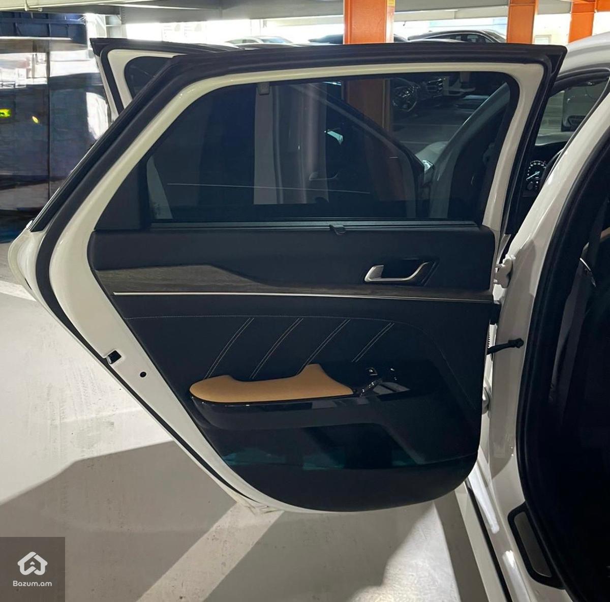 Kia K5 HYBRID - image 24