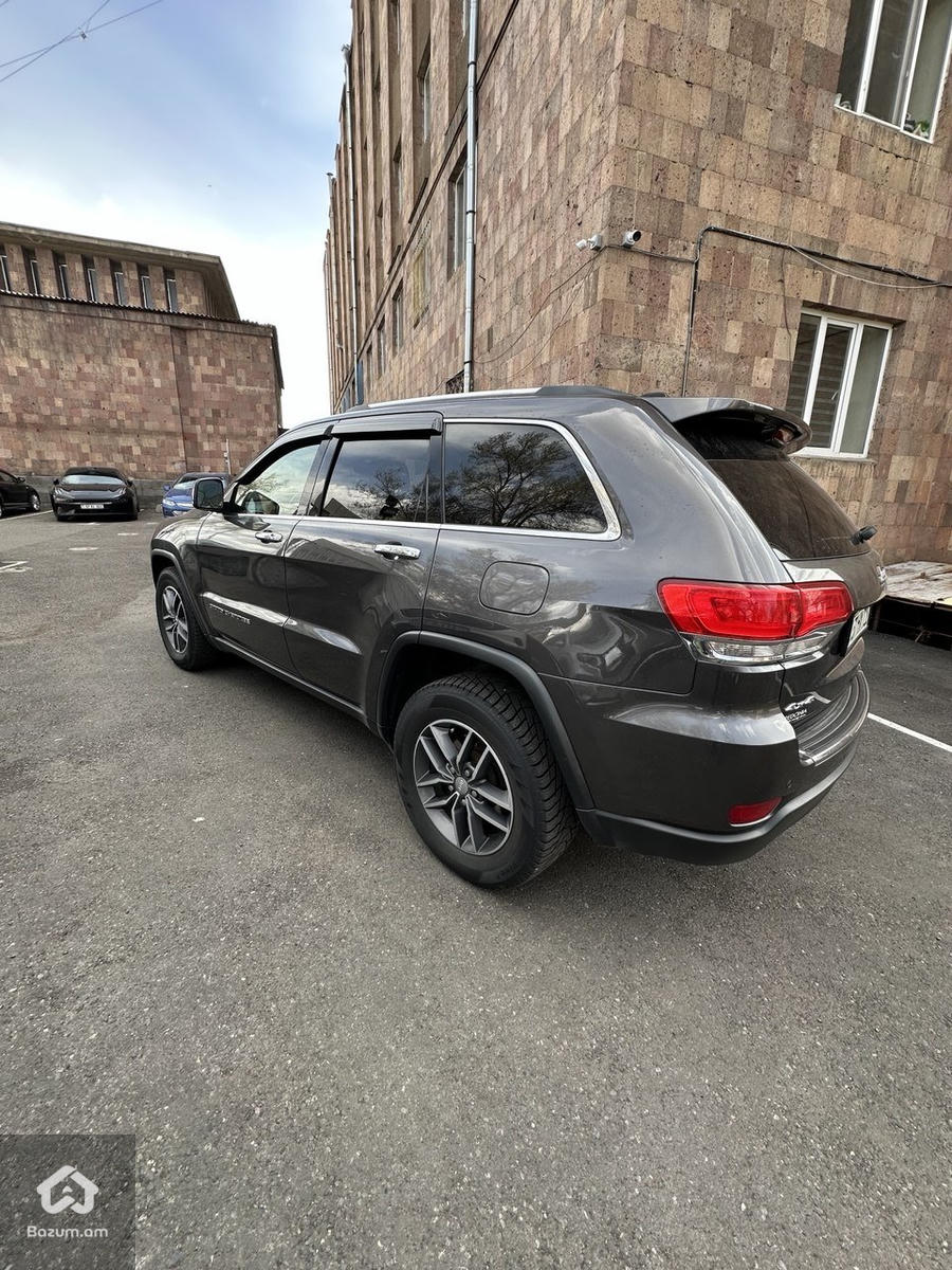 Jeep Grand Cherokee Limited - image 5