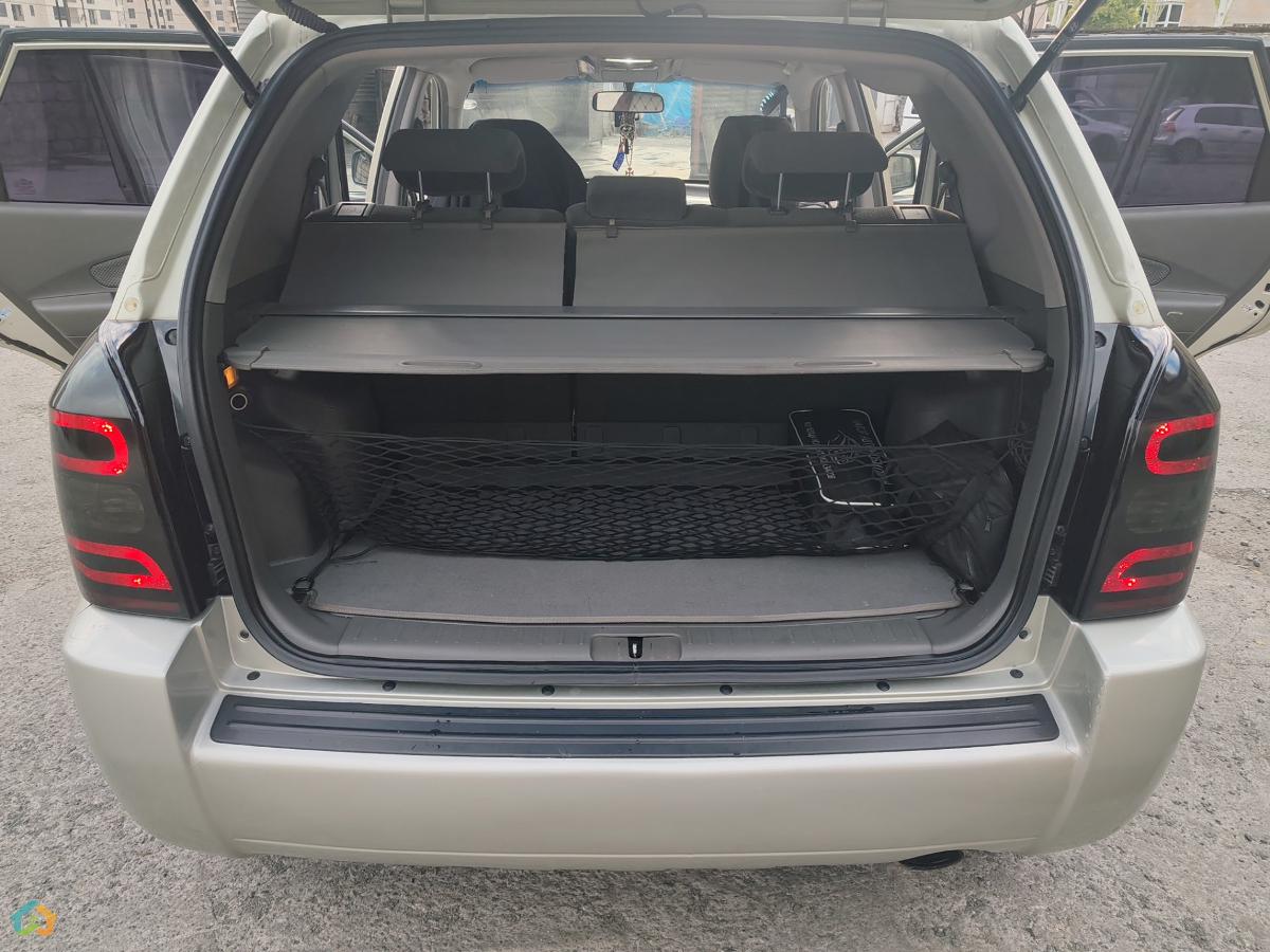 Hyundai Tucson JM - image 8