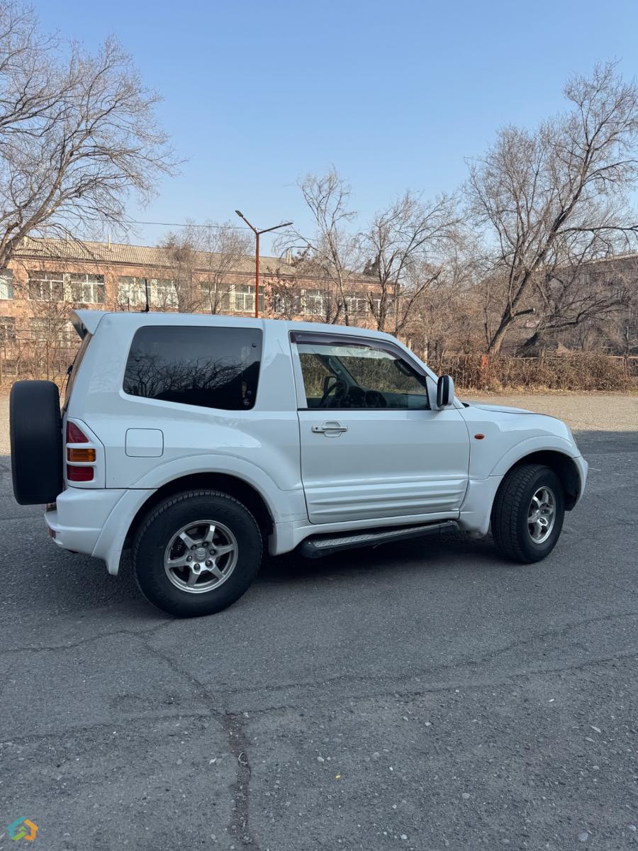 Mitsubishi Pajero 3 - image 6