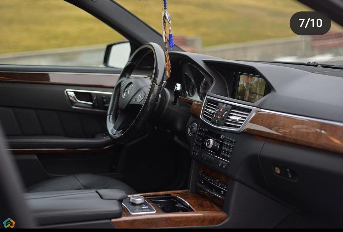 Mercedes E550 - image 6