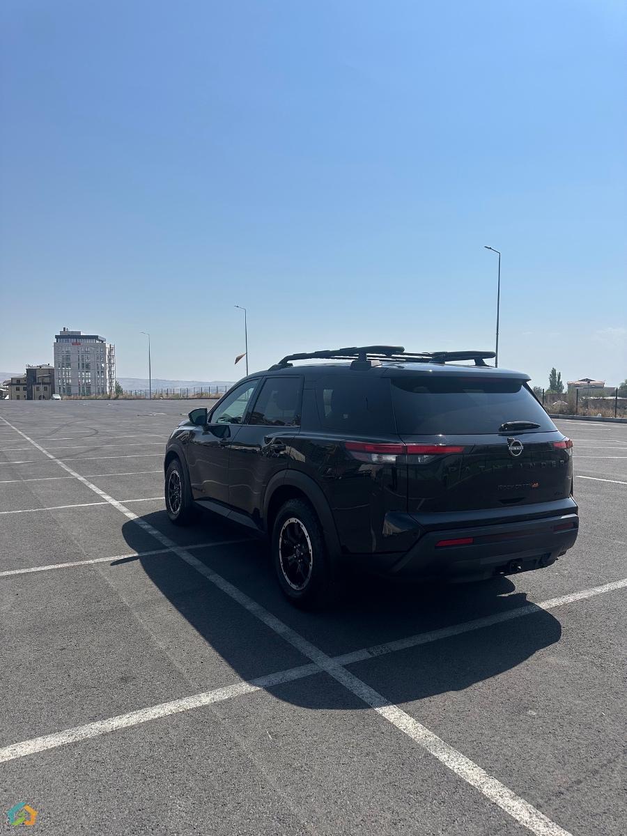 Nissan Pathfinder ROCK CREEK 4WD - image 6